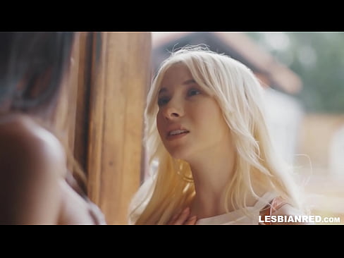 ❤️ Tyttö tulee kotiin muutamaa kuukautta myöhemmin ja päätyy syömään äitipuolensa pillua ❤ Porno at us